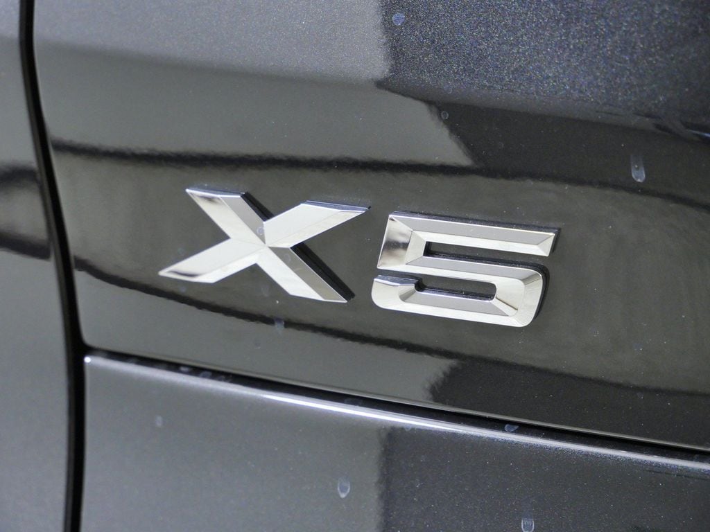 Thumbnail: 2026 BMW X5 - 13