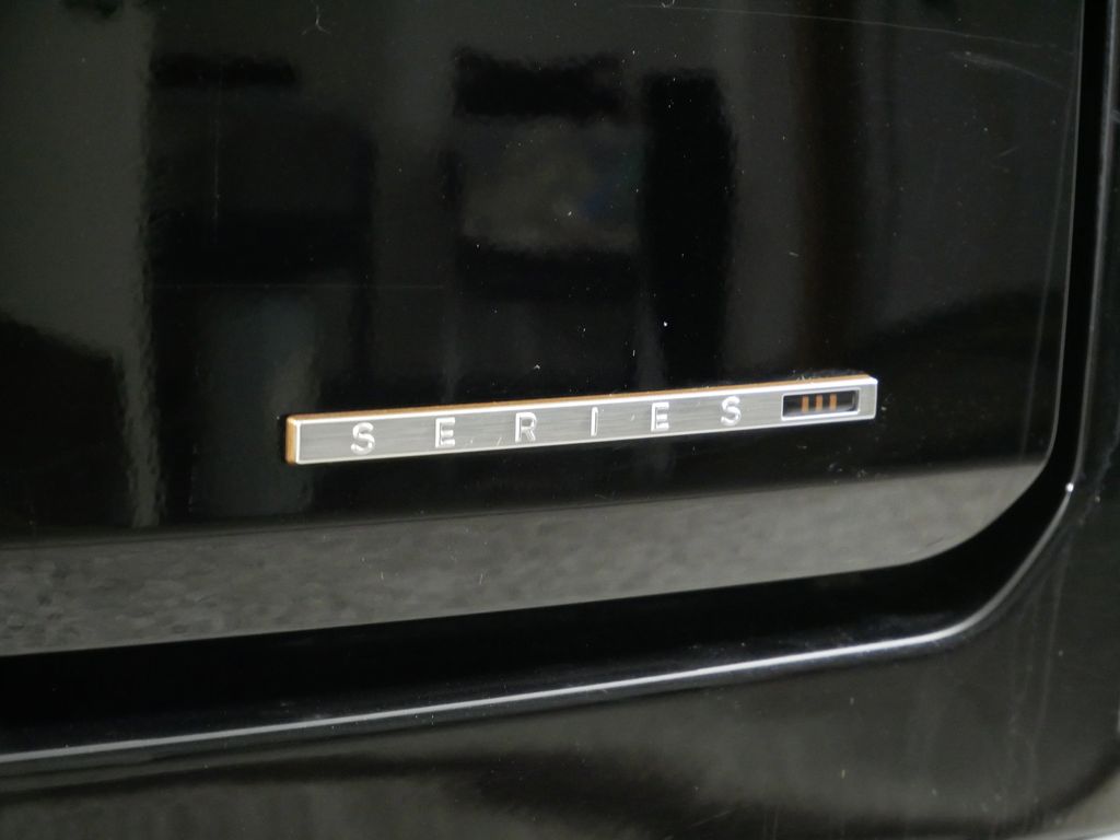 2022 Jeep Grand Wagoneer Series III 12