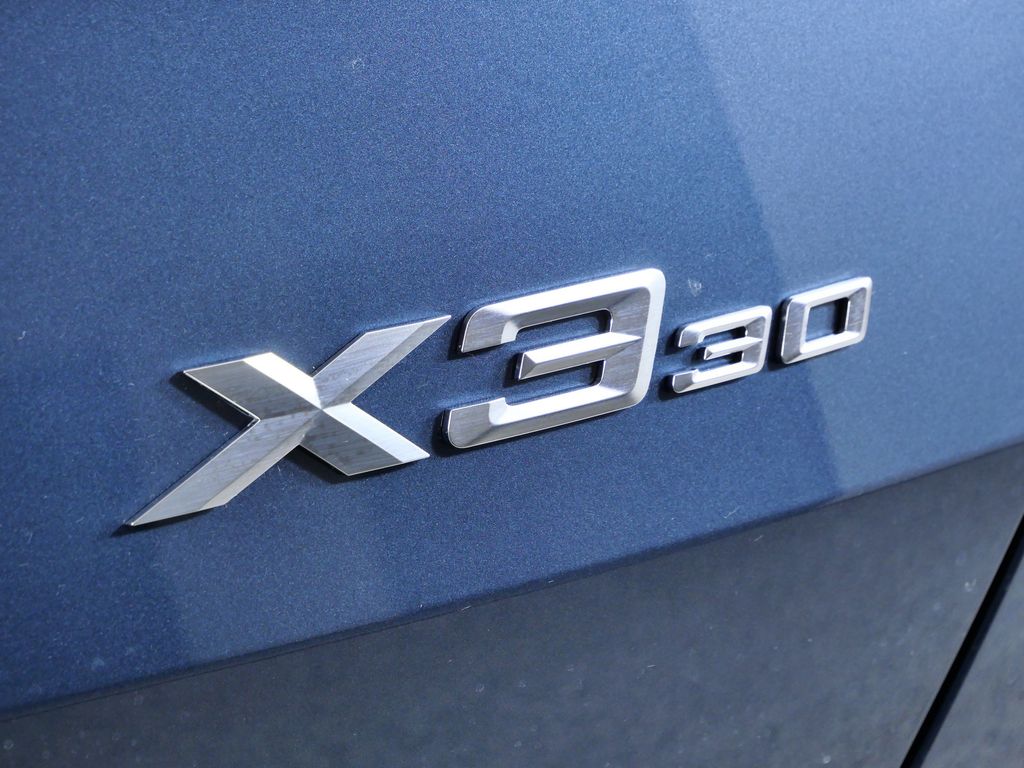 Thumbnail: 2026 BMW X3 - 12