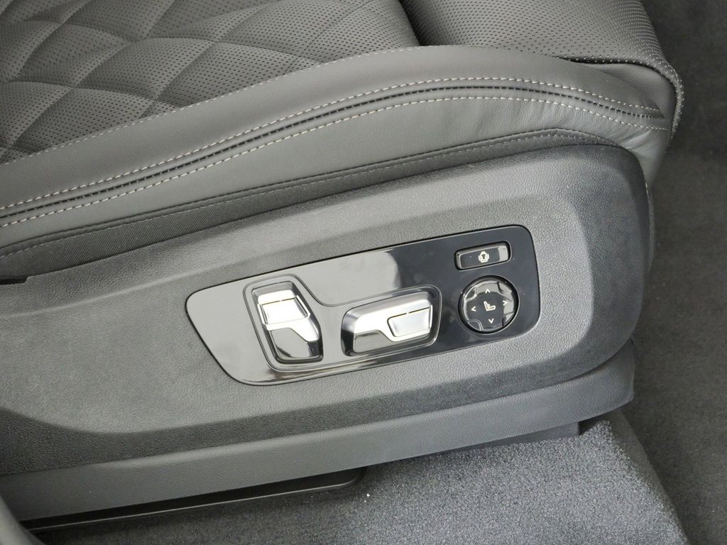 Thumbnail: 2026 BMW X5 - 22