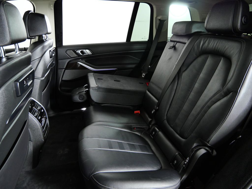 Thumbnail: 2021 BMW X7 - 35