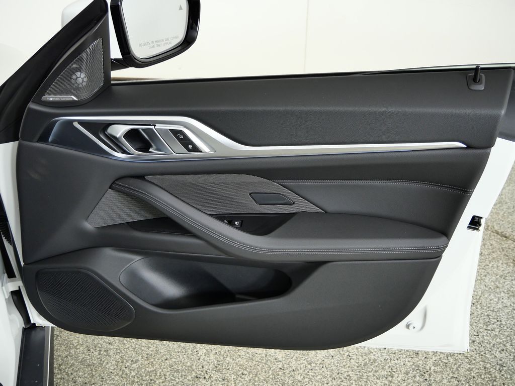 Thumbnail: 2026 BMW i4 - 19