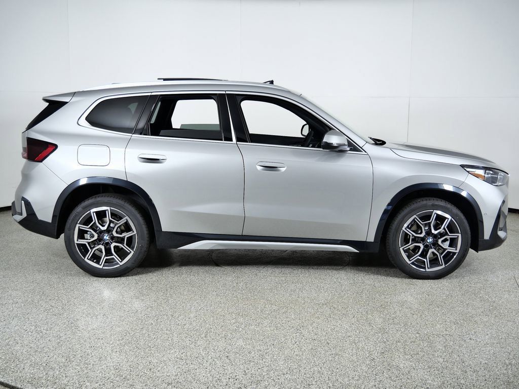 Thumbnail: 2026 BMW X1 - 10