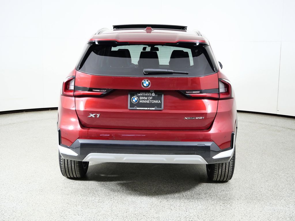 Thumbnail: 2026 BMW X1 - 10