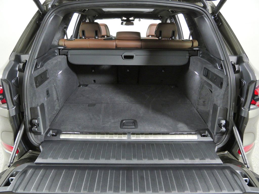 Thumbnail: 2026 BMW X5 - 28