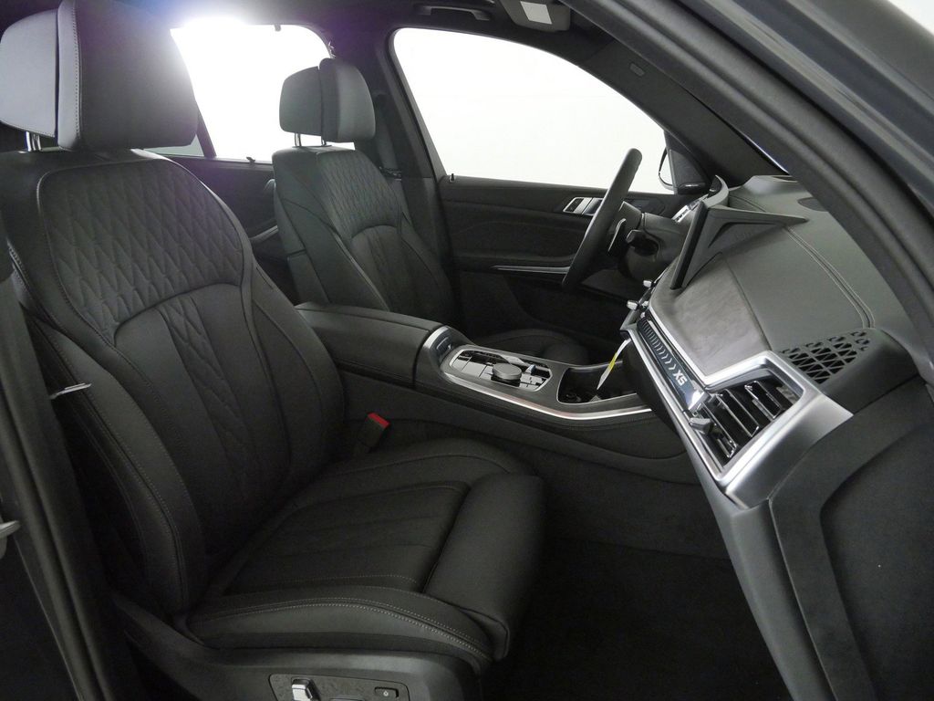 Thumbnail: 2026 BMW X5 - 21