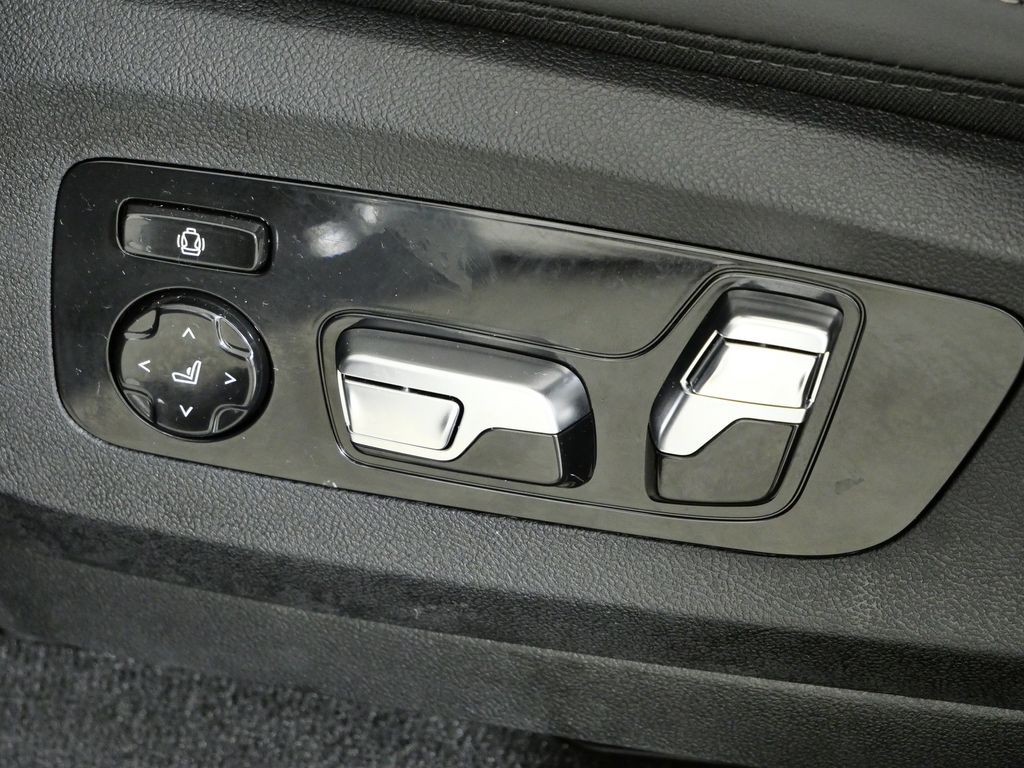 Thumbnail: 2025 BMW X7 - 44