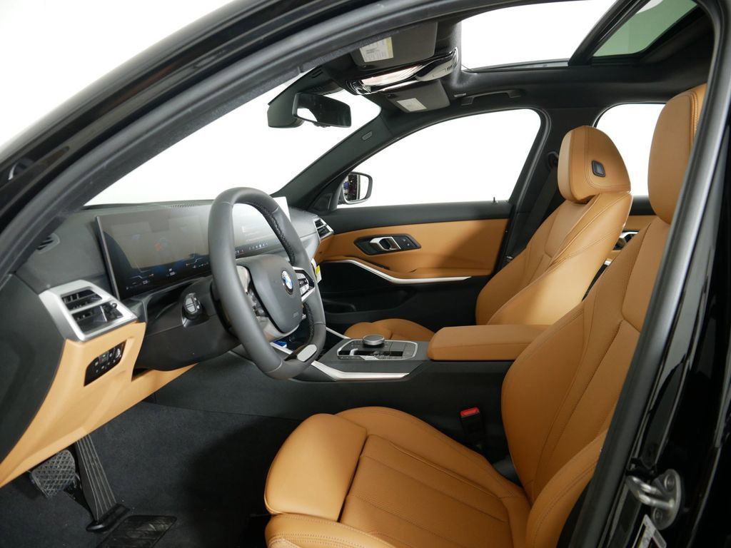 Thumbnail: 2025 BMW 3 Series - 36