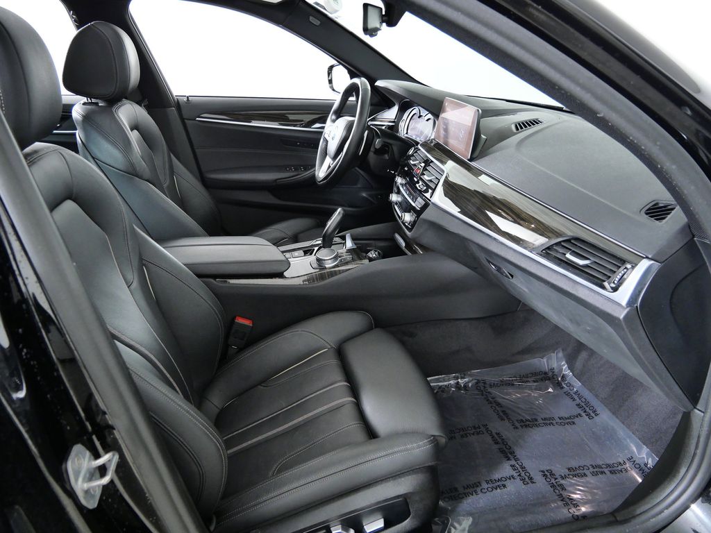 Thumbnail: 2019 BMW 5 Series - 21