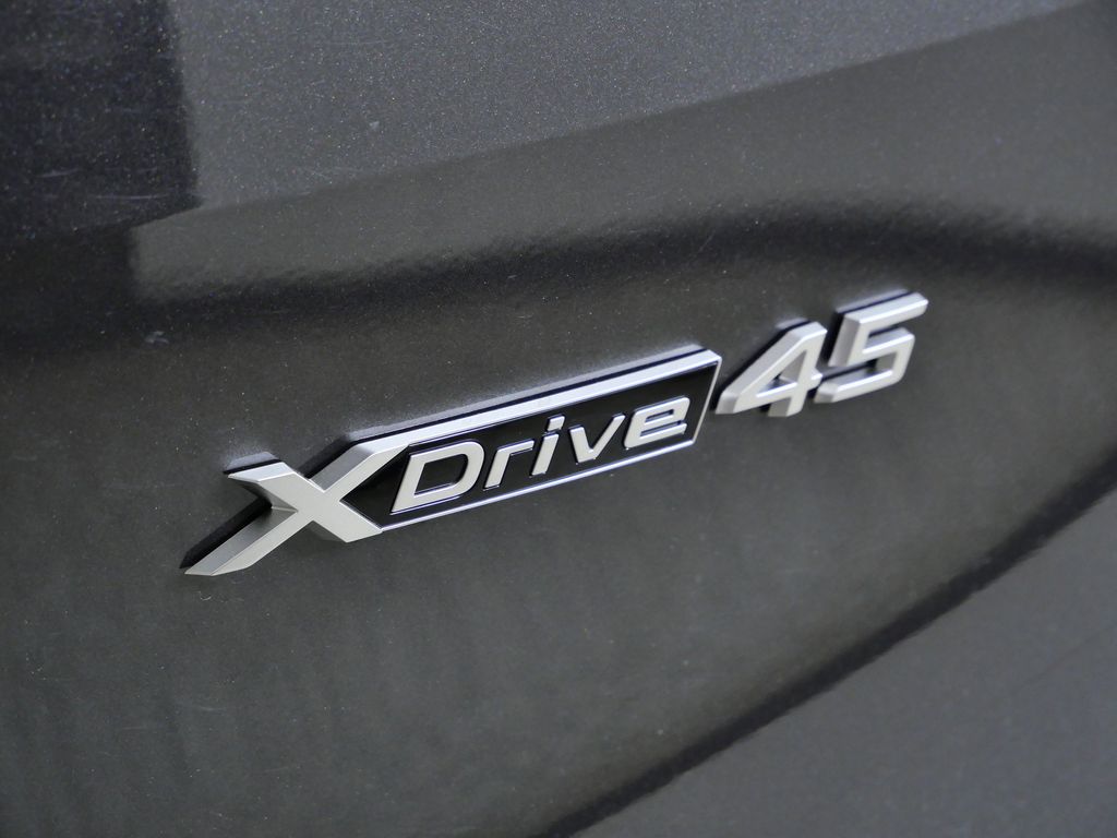 Thumbnail: 2026 BMW iX - 12