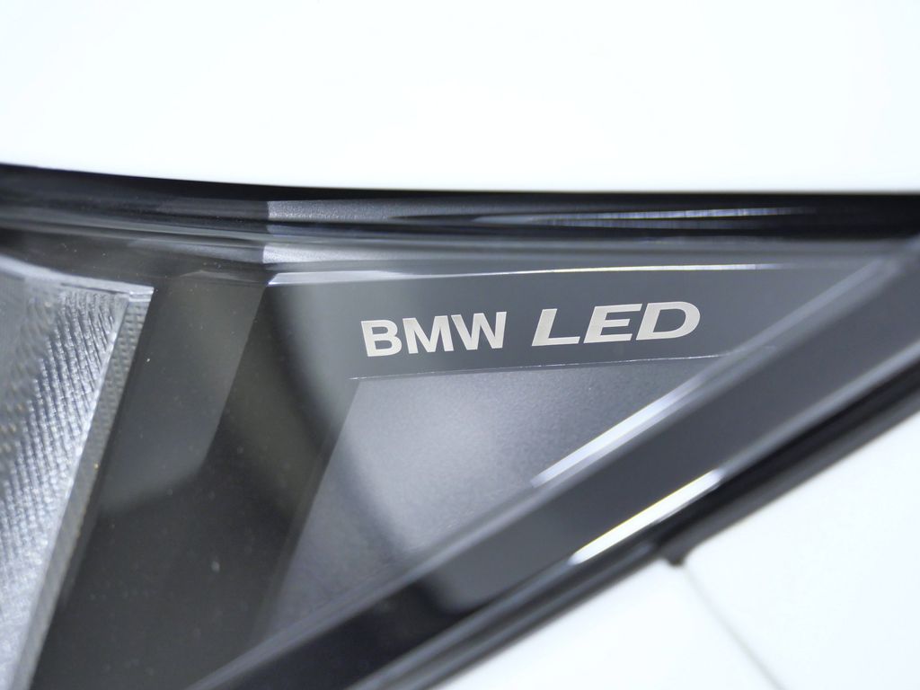 Thumbnail: 2026 BMW iX - 4