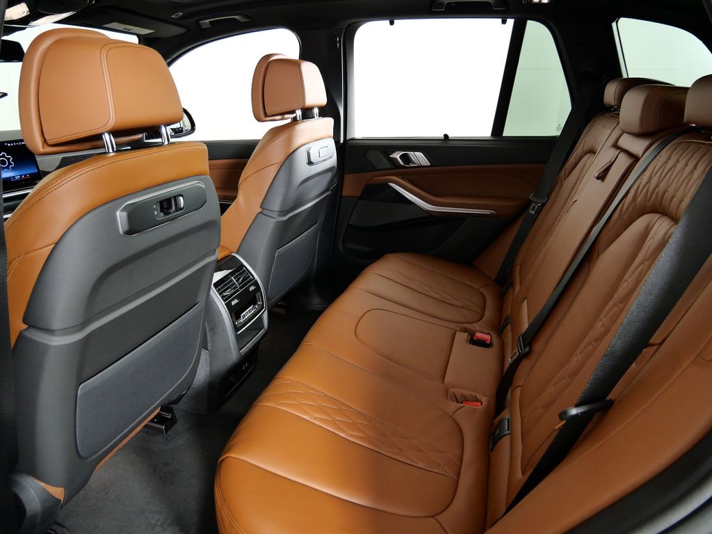 Thumbnail: 2026 BMW X5 - 31