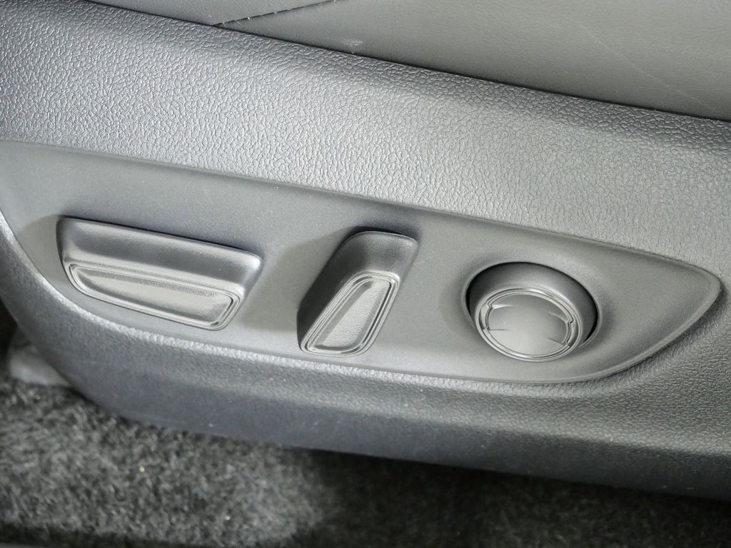 Thumbnail: 2024 Toyota RAV4 - 37