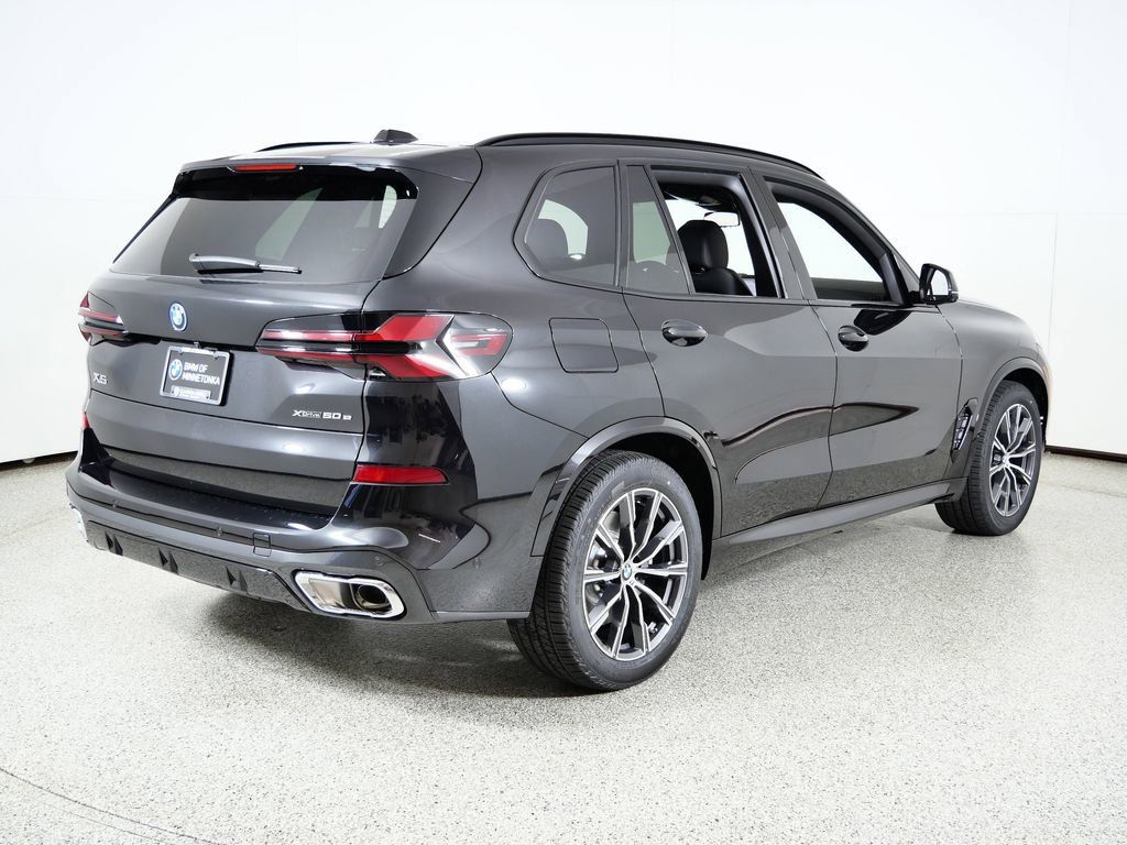 Thumbnail: 2026 BMW X5 - 11