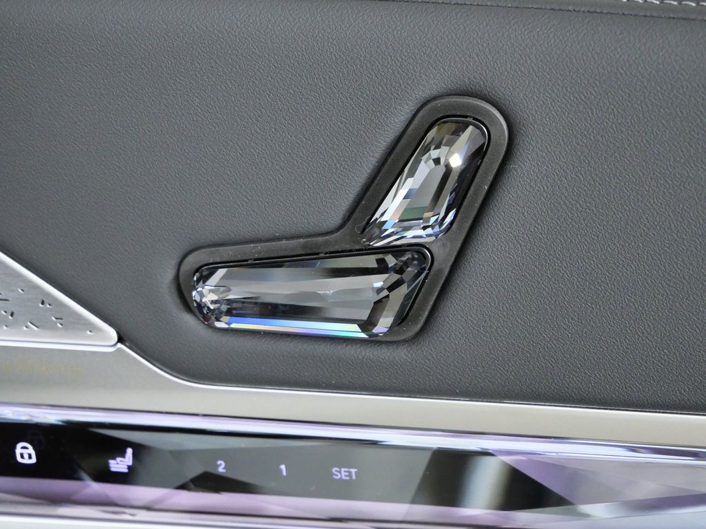 Thumbnail: 2026 BMW 7 Series - 21