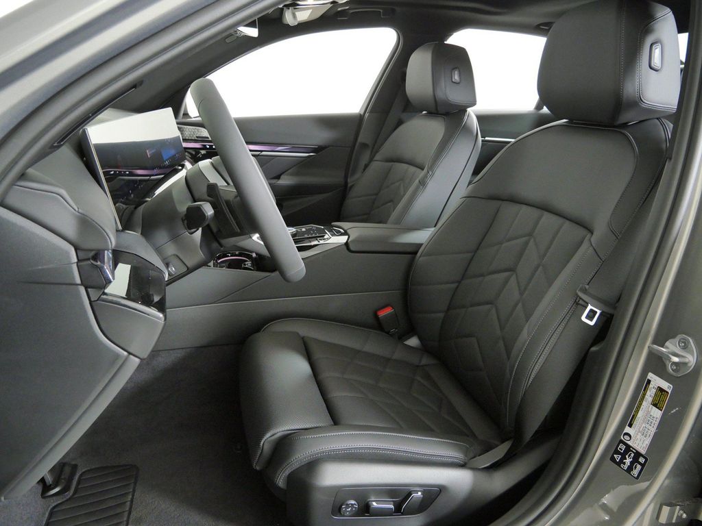 Thumbnail: 2027 BMW 5 Series - 34