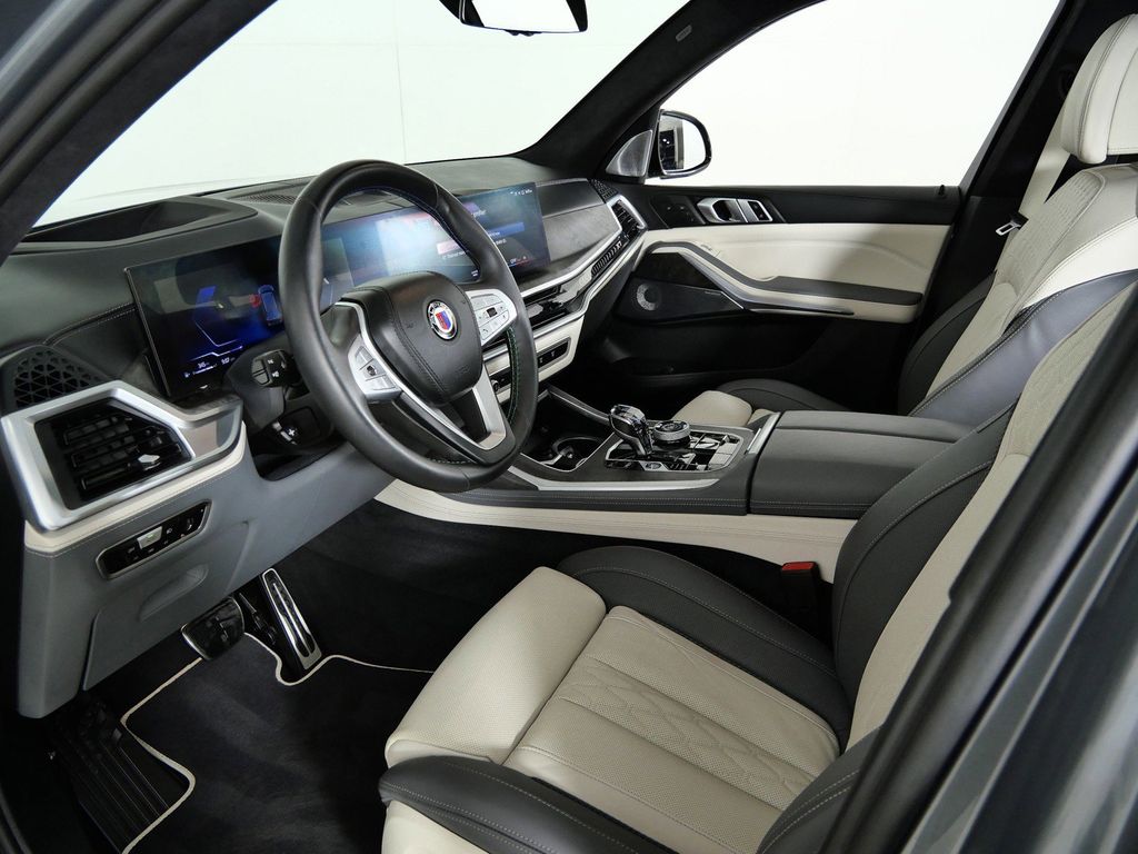 Thumbnail: 2023 BMW X7 - 41