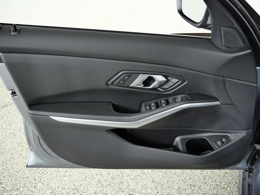 Thumbnail: 2026 BMW 3 Series - 32
