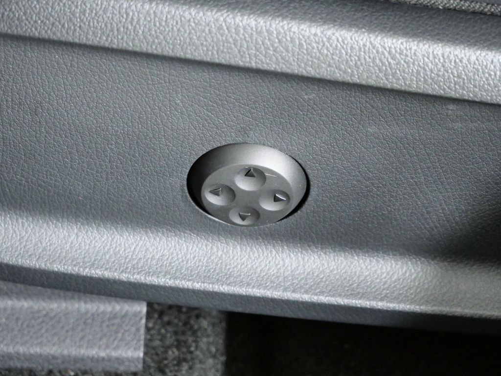 Thumbnail: 2022 Mercedes-Benz EQB - 39