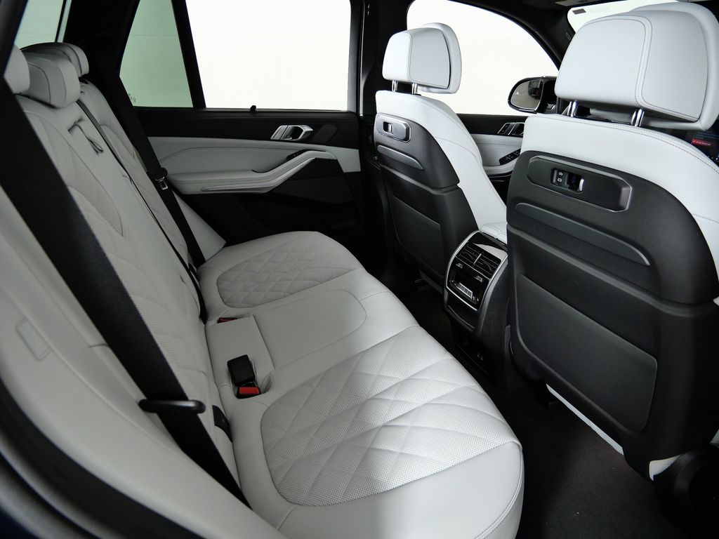 Thumbnail: 2026 BMW X5 - 26