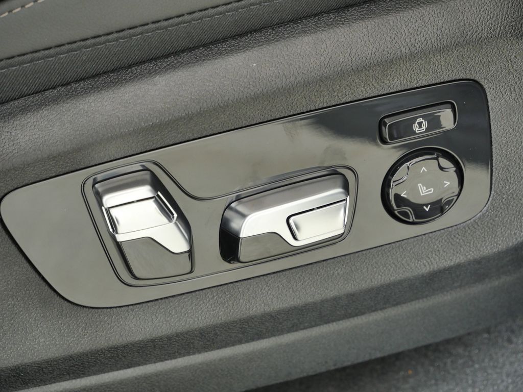 Thumbnail: 2026 BMW X5 - 22