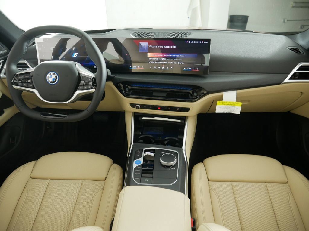 Thumbnail: 2025 BMW i4 - 8