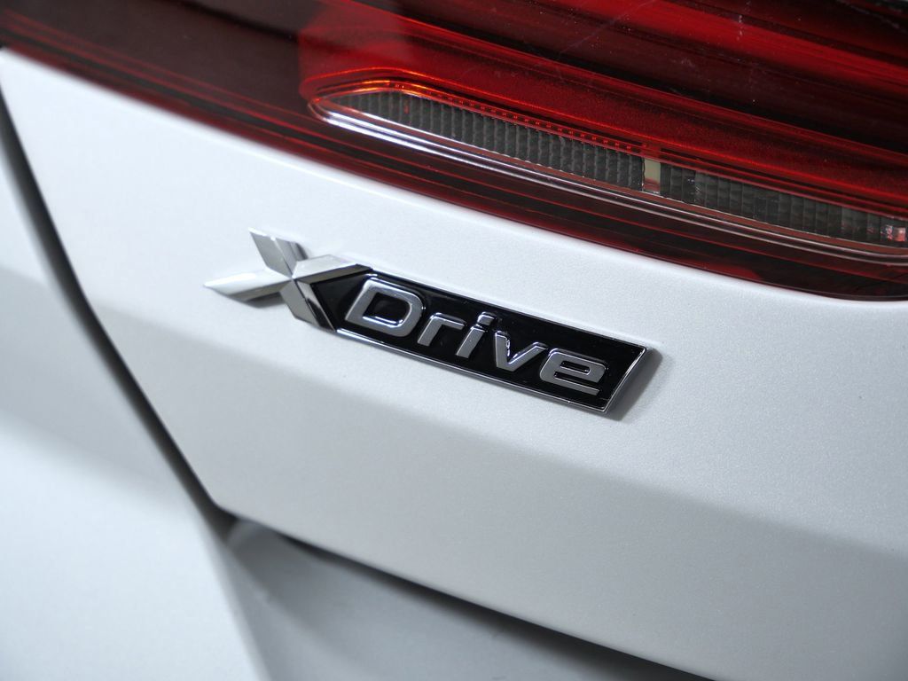 Thumbnail: 2026 BMW 8 Series - 15