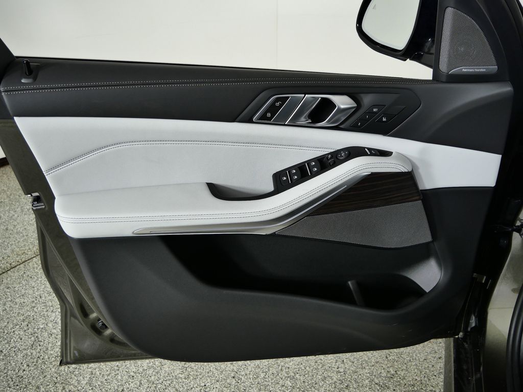 Thumbnail: 2026 BMW X5 - 34