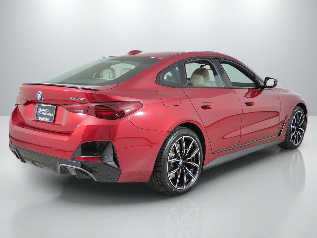 Thumbnail: 2026 BMW i4 - 9