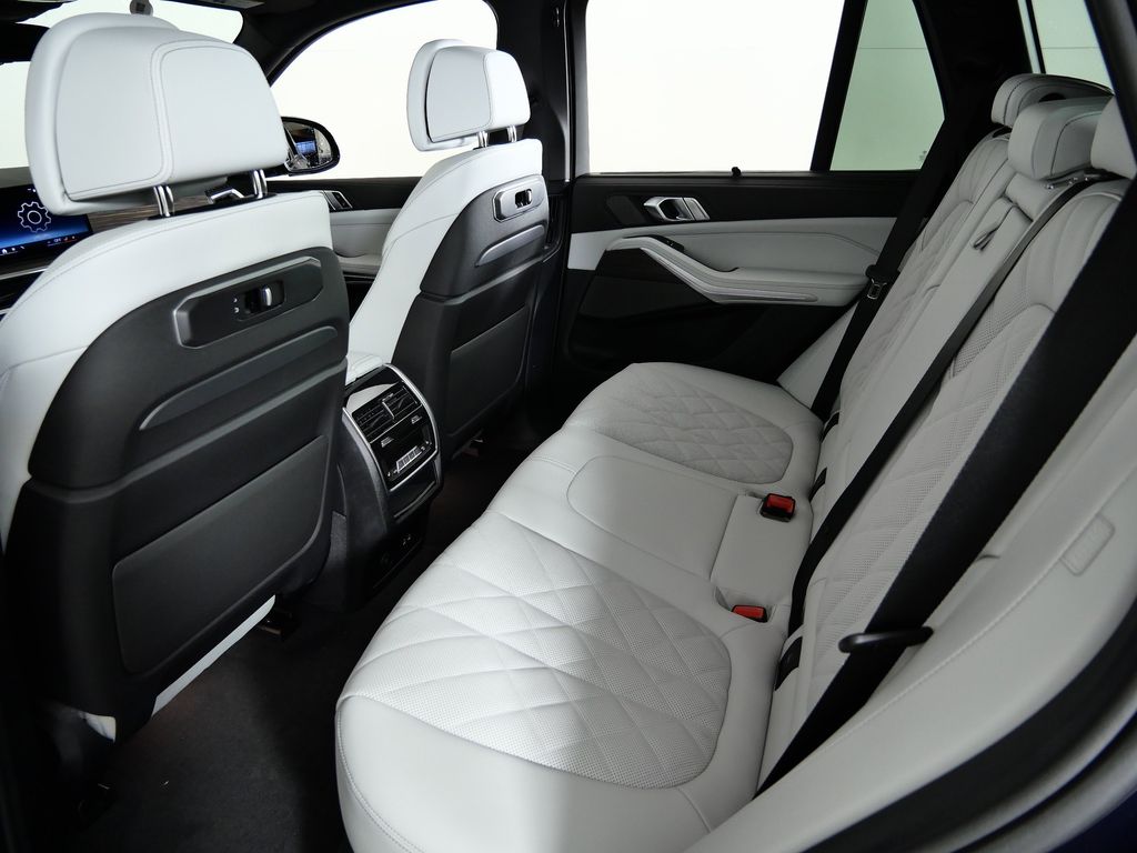 Thumbnail: 2026 BMW X5 - 32