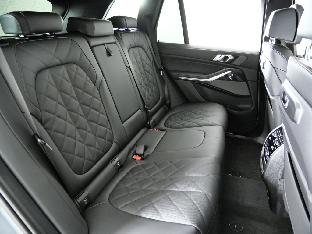 Thumbnail: 2026 BMW X5 - 27