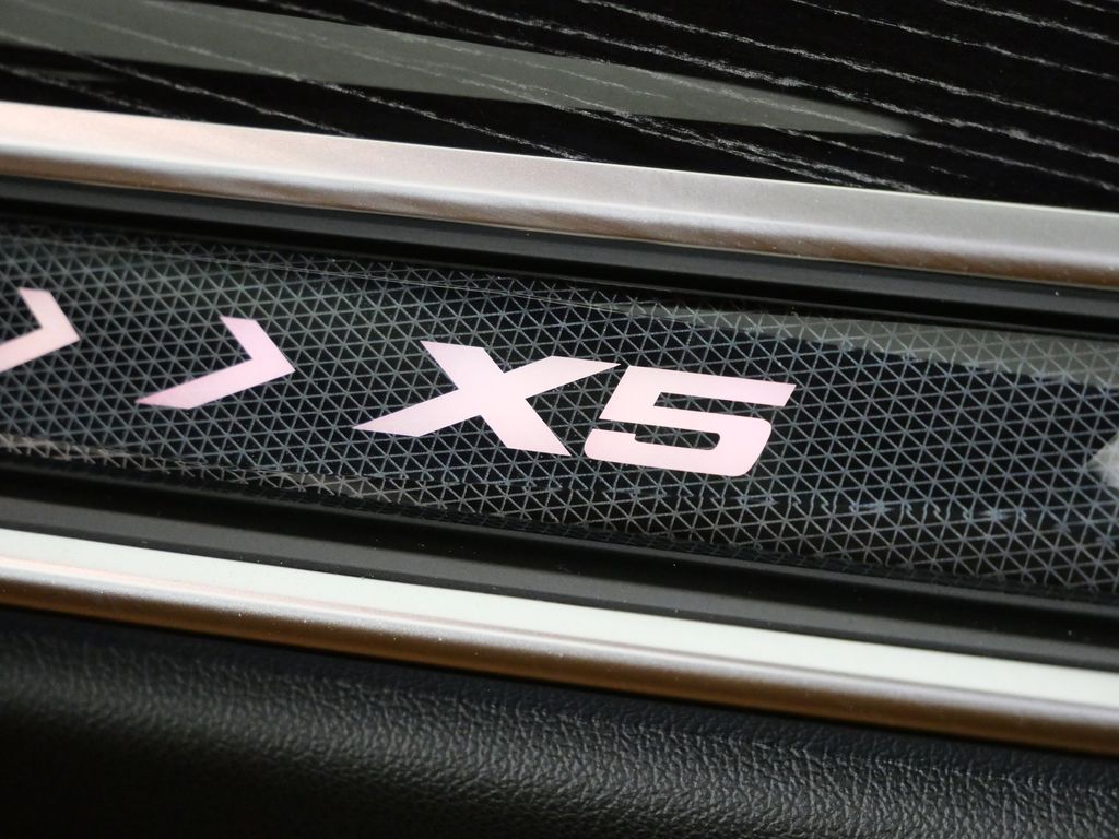 Thumbnail: 2026 BMW X5 - 24