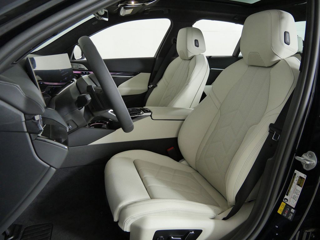 Thumbnail: 2027 BMW 5 Series - 35