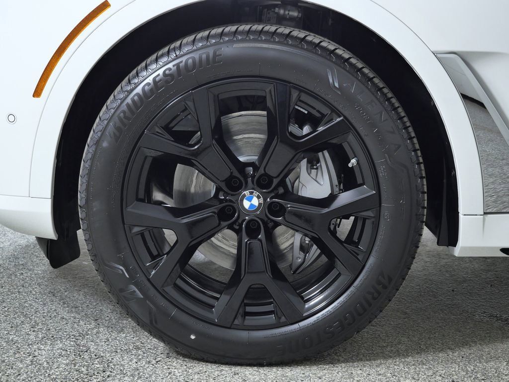 Thumbnail: 2026 BMW X7 - 19