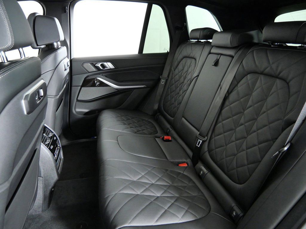 Thumbnail: 2026 BMW X5 - 34