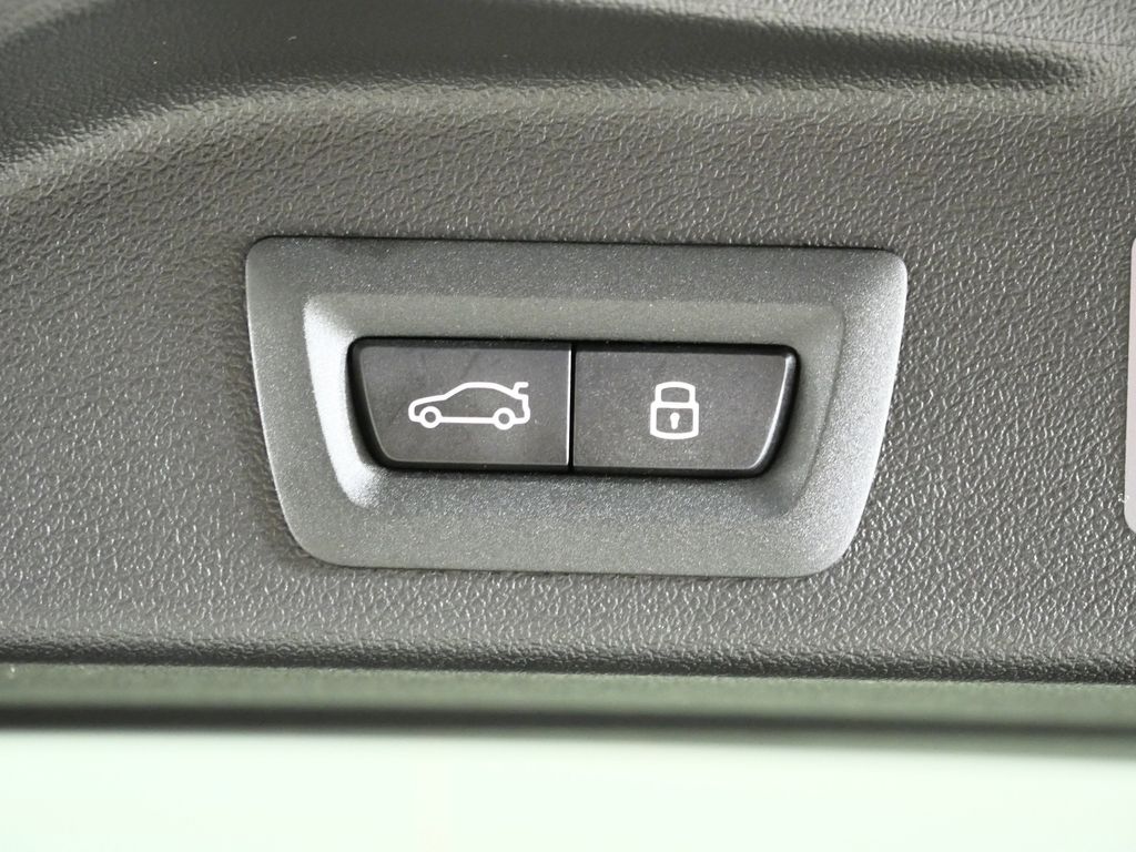 Thumbnail: 2026 BMW X5 - 30