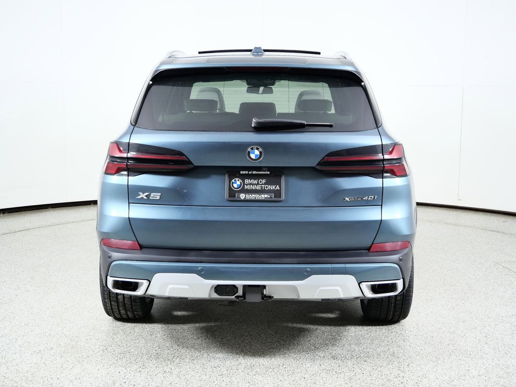 Thumbnail: 2026 BMW X5 - 10