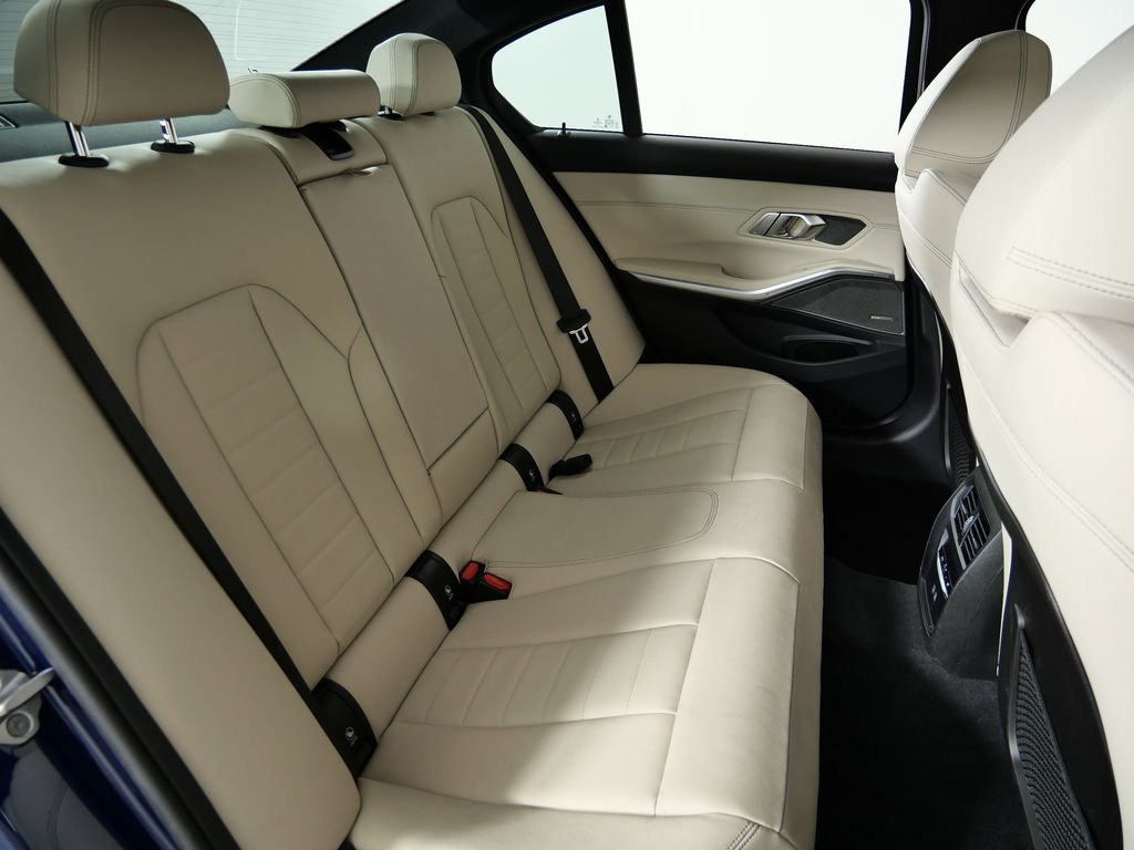 Thumbnail: 2023 BMW 3 Series - 31