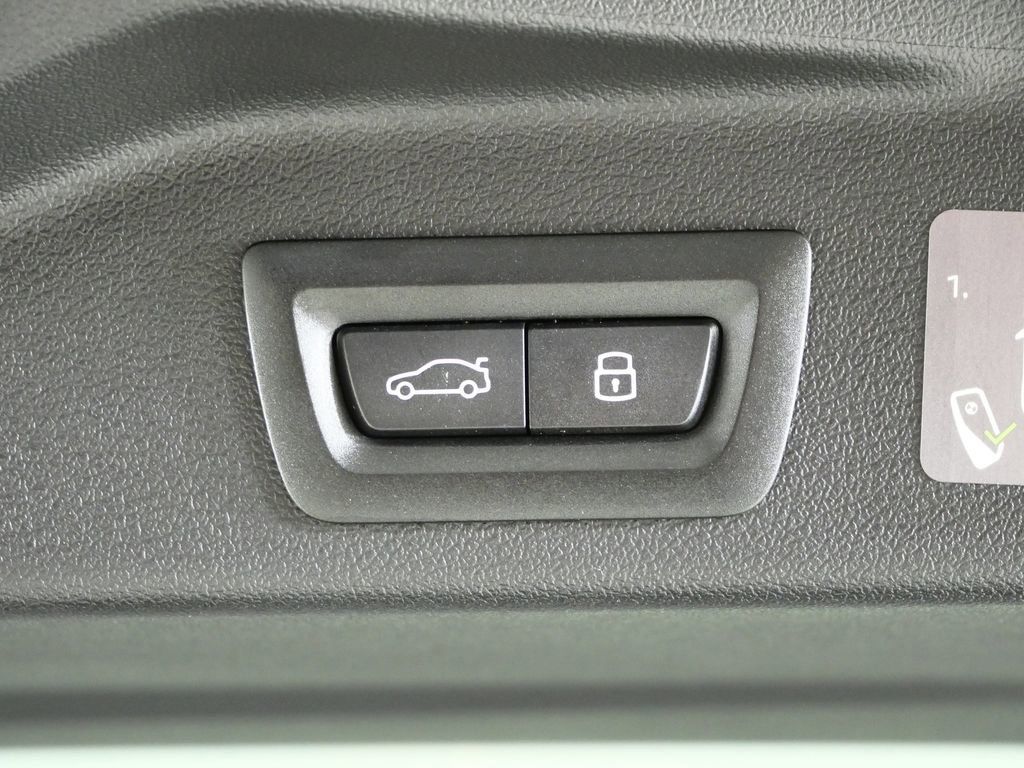 Thumbnail: 2026 BMW X5 - 32