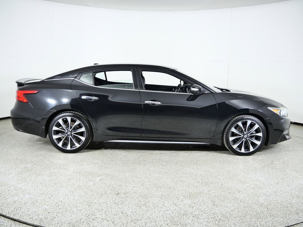 Thumbnail: 2016 Nissan Maxima - 9