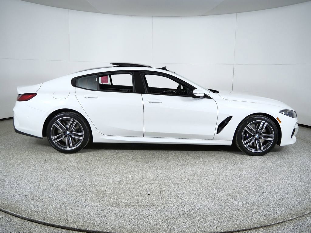 Thumbnail: 2026 BMW 8 Series - 10