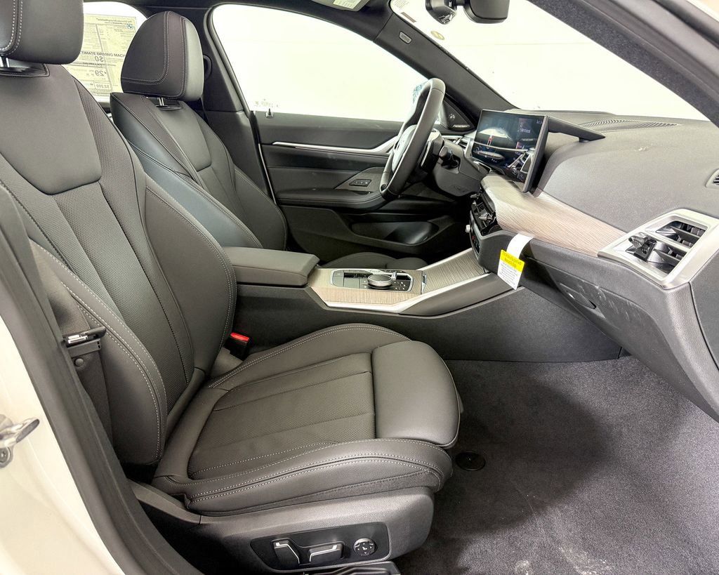 Thumbnail: 2025 BMW 4 Series - 23