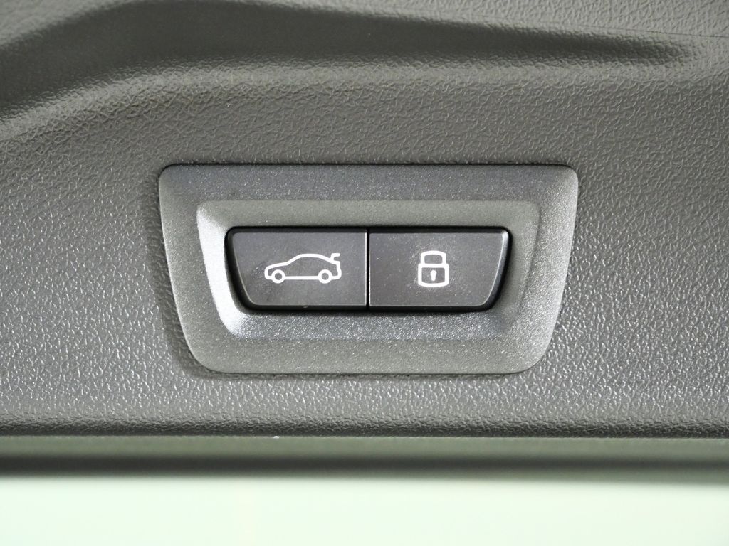 Thumbnail: 2026 BMW X5 - 30