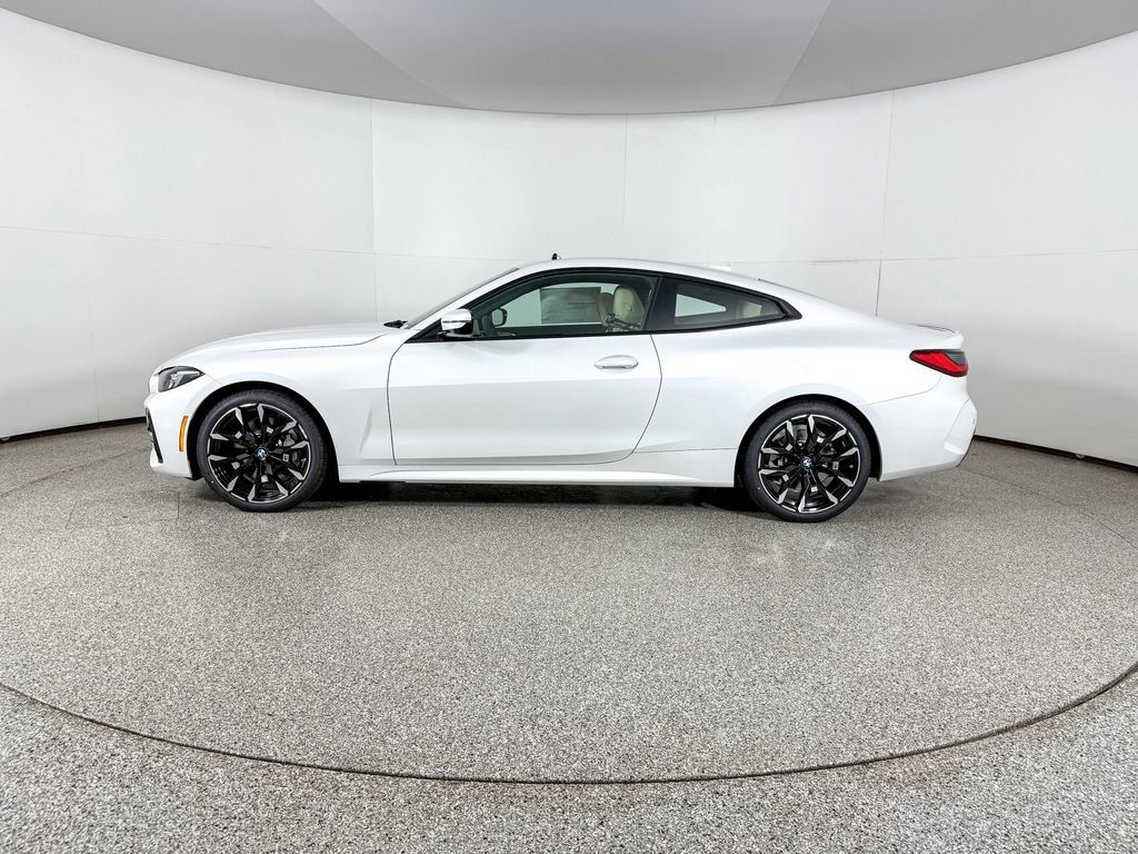 Thumbnail: 2026 BMW 4 Series - 12