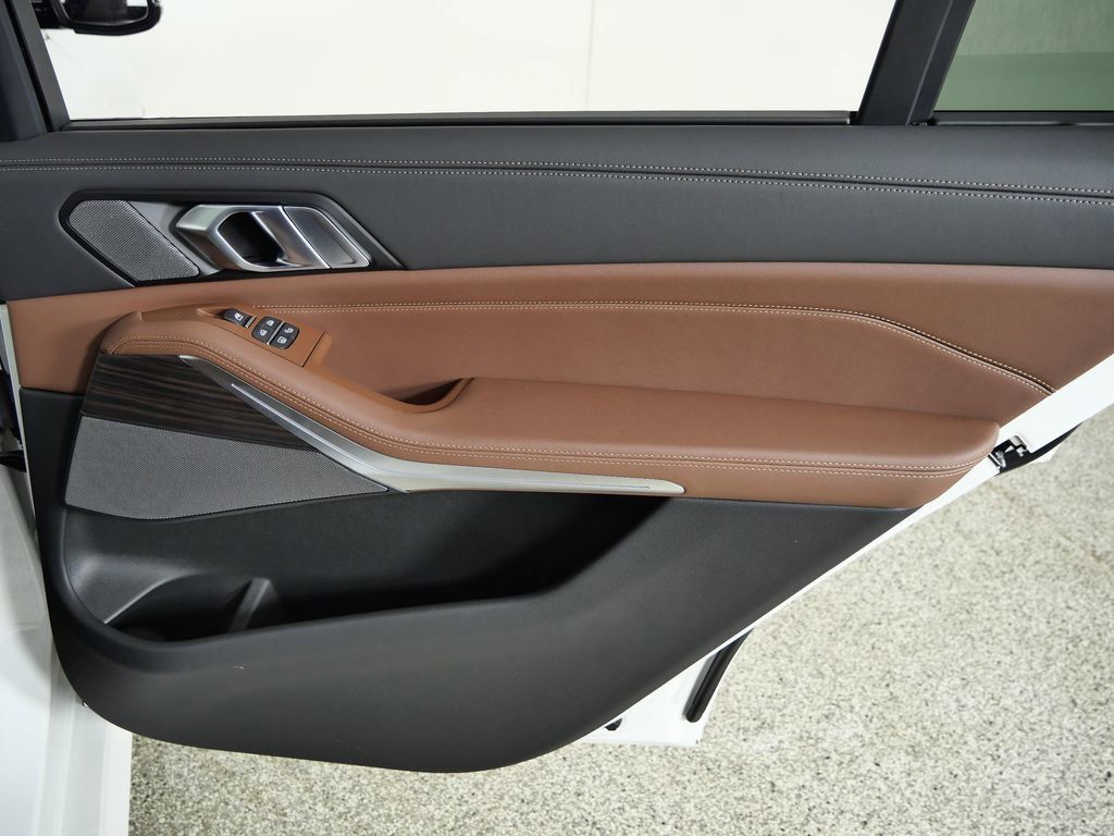 Thumbnail: 2026 BMW X7 - 27