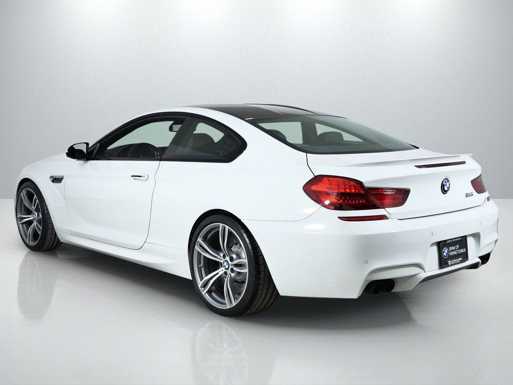 Thumbnail: 2015 BMW M6 - 15