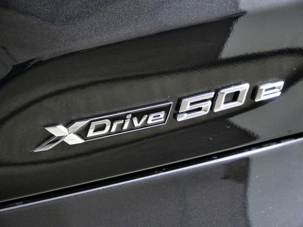 Thumbnail: 2026 BMW X5 - 12