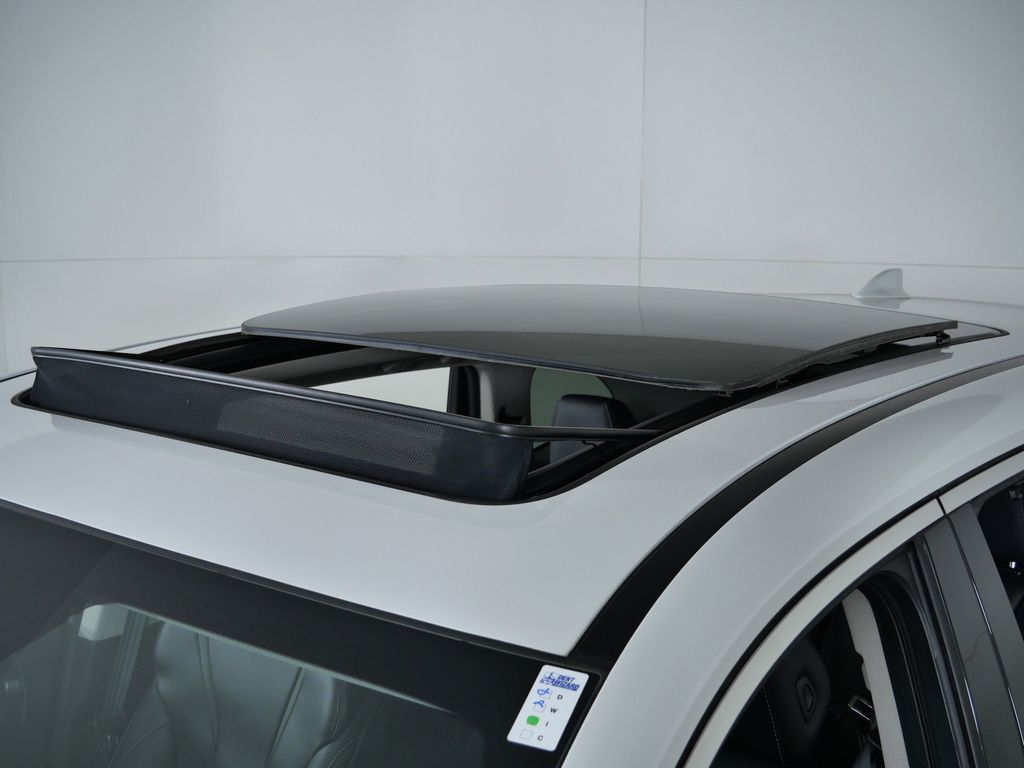 Thumbnail: 2023 Acura MDX - 19