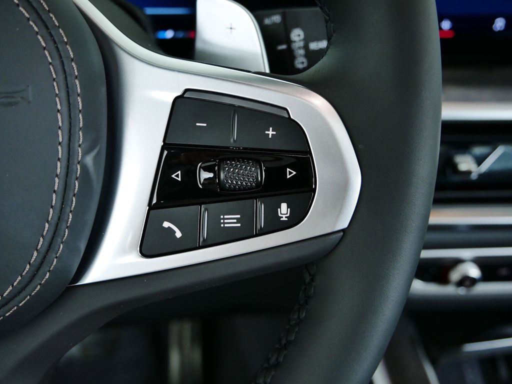 Thumbnail: 2026 BMW X7 - 40