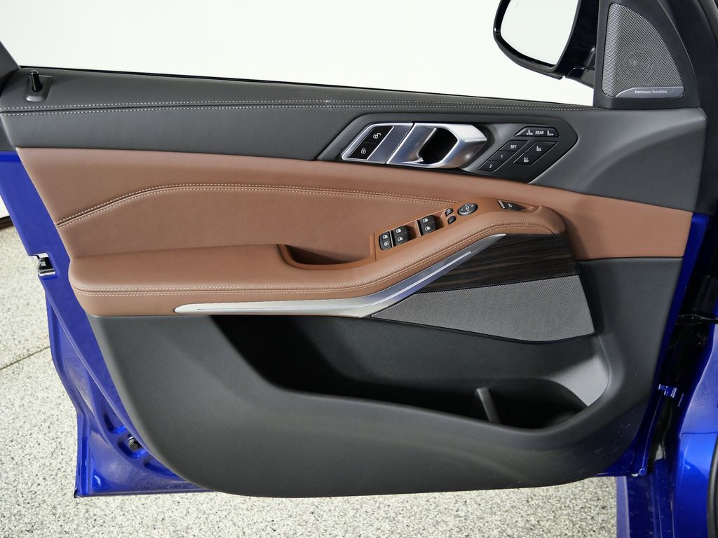 Thumbnail: 2026 BMW X7 - 34